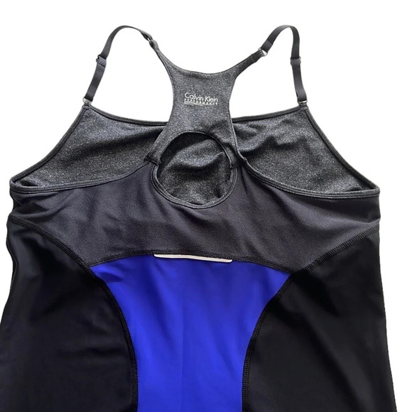 Calvin Klein sports athletic top with built in bra. Quick dry. - Picture 7 of 13